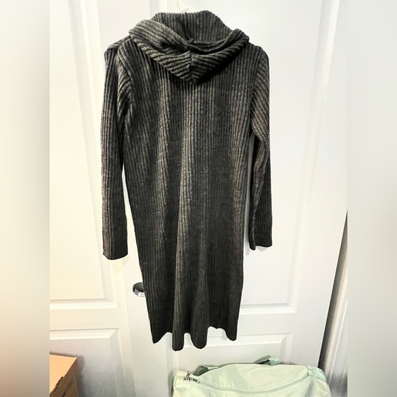 𝓡𝓲𝓫𝓫𝓮𝓭 𝓑𝓾𝓽𝓽𝓸𝓷-𝓤𝓹 𝓒𝓪𝓻𝓭𝓲𝓰𝓪𝓷 - Picture 4 of 5